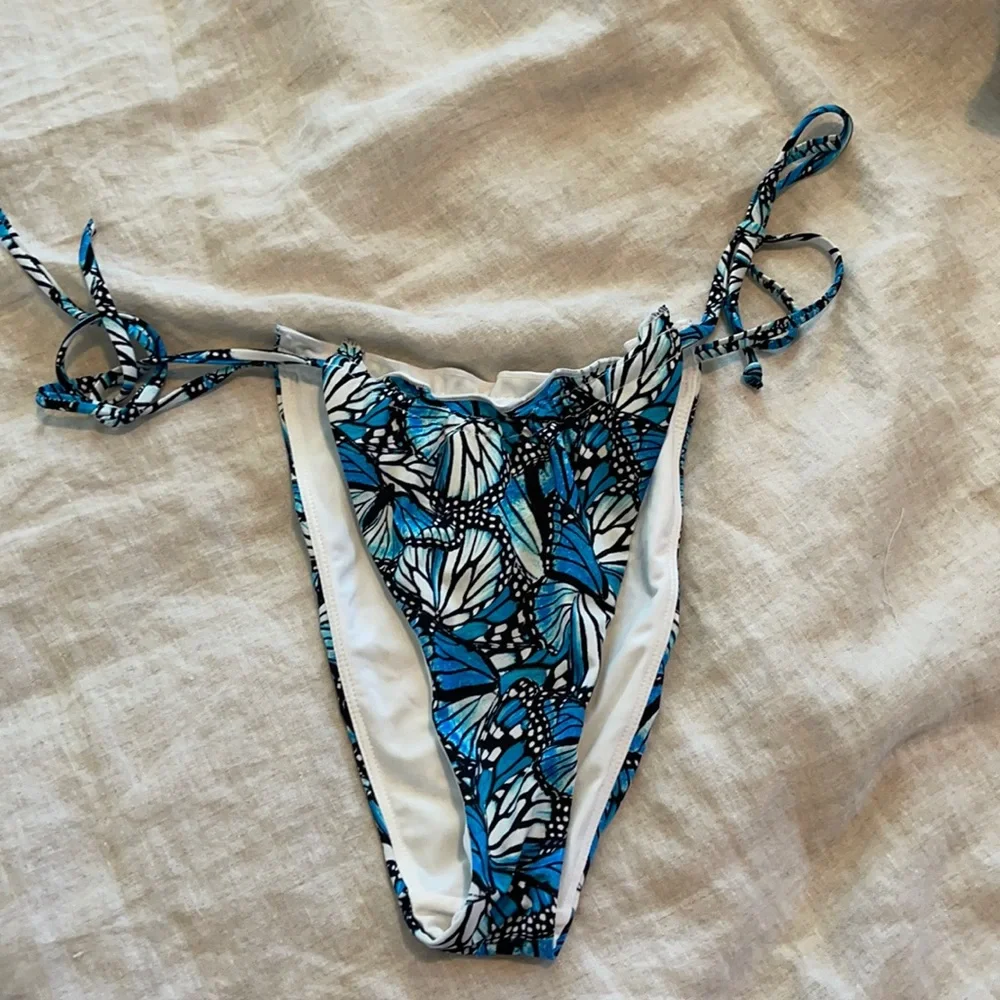 bikini bottom - Picture 1 of 1
